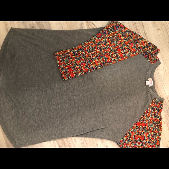 Lularoe Randy Tee - Picture 1 of 3